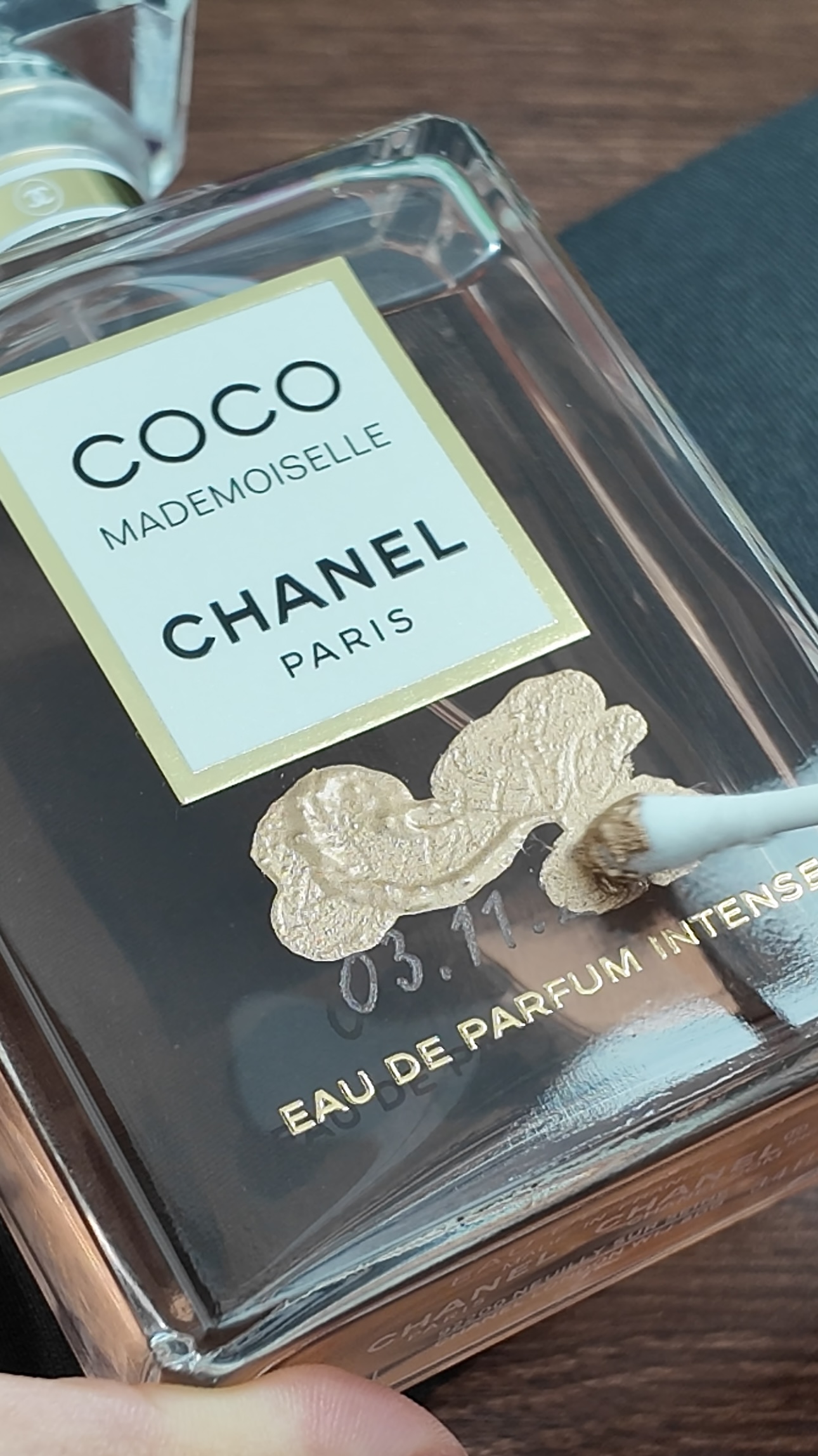 Fill with Gold or Silver Wax